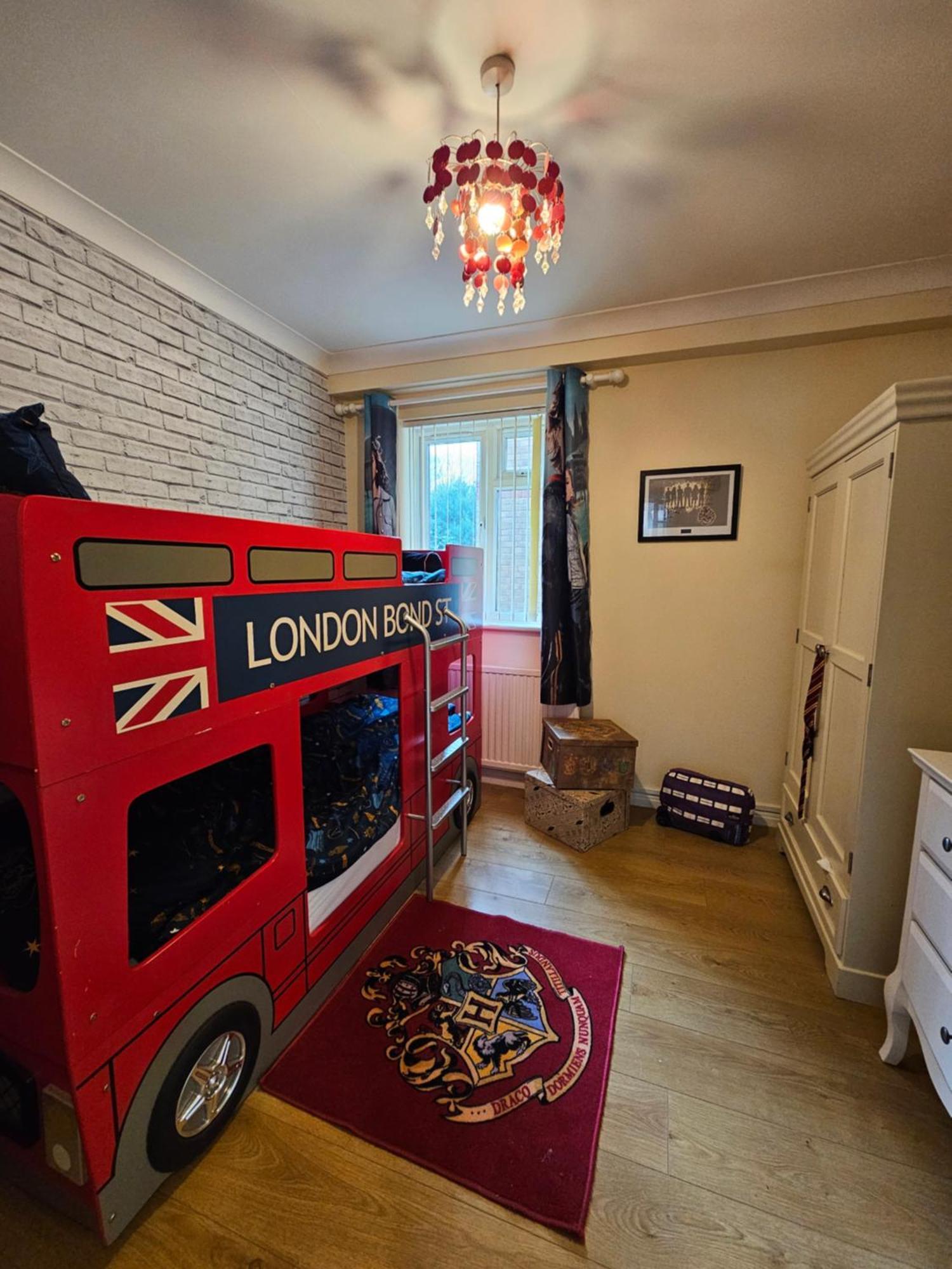 Harry Potter Hogwarts Apartment Watford  Kültér fotó